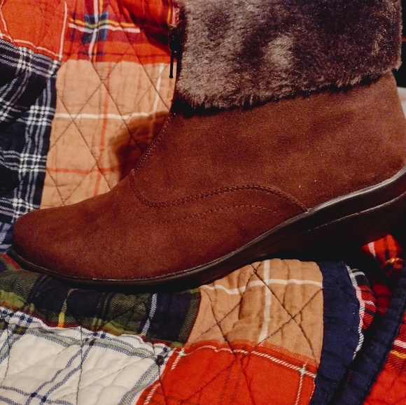 Brown booties - Picture 2 of 2